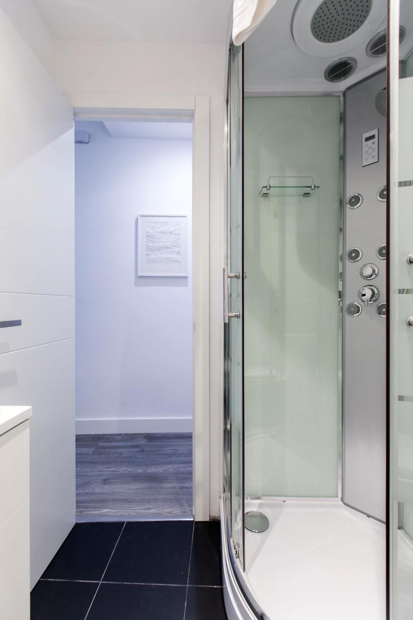 Apartamentos Day Madrid Callao Centro Gran Via Sol Malasana ภายนอก รูปภาพ